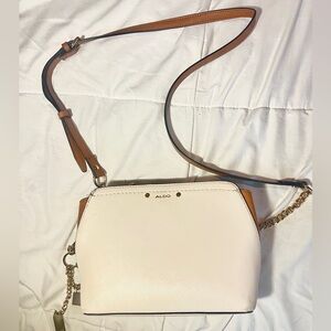 ALDO White & Tan Crossbody Purse – Gold Chain Strap – 10” x 7”